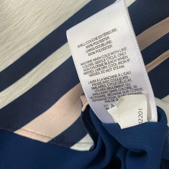 Express downtown cami v-neck top L - Picture 6 of 10